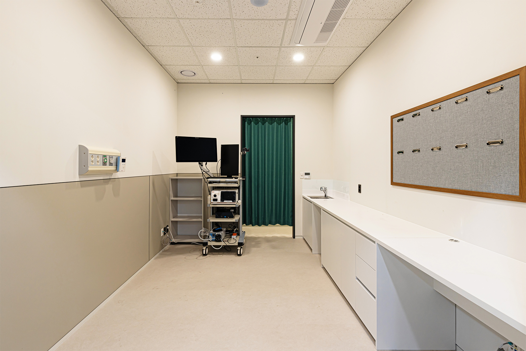 KMI 
GASTROENTEROLOGY CENTER 